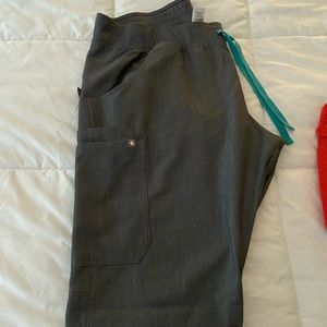 Figs Kade Cargo Scrub Pant- Graphite